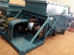 往復(fù)式給煤機(jī)GLW590/18.5/S本安型往復(fù)式給煤機(jī)