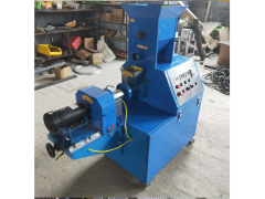 水產(chǎn)飼料膨化機(jī) 不銹鋼飼料膨化機(jī) 家用寵物飼料生產(chǎn)設(shè)備