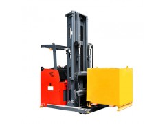 優(yōu)耐飛站駕式三向叉車起升高度可達(dá)10米